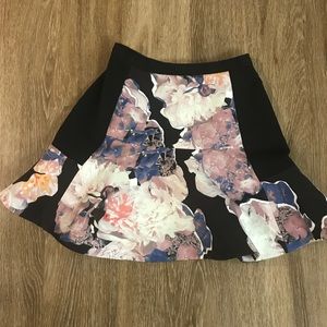 Finders Keepers beautiful floral floaty skirt